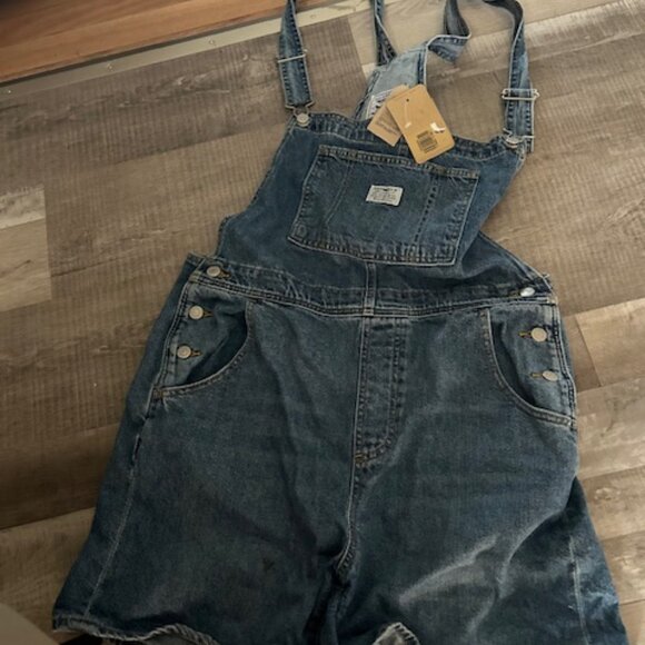 Levis Bib Overall Shorts - Picture 10 of 10